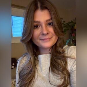 Meet your Posher, Becca